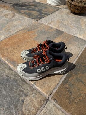 Nike ACG Mountain Fly 2 Low Gore-Tex sneakers- "Dark Smoke Grey" SZ 40 / SZ 7